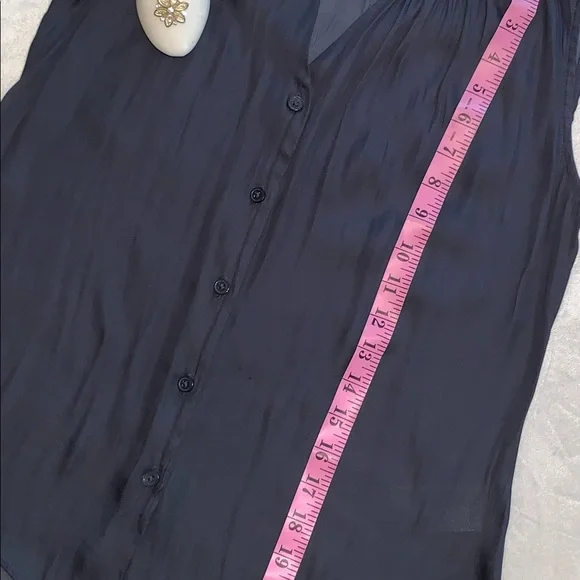 BANANA REPUBLIC deep blue gray sleeveless ruffled neck button front blou… - Picture 9 of 11
